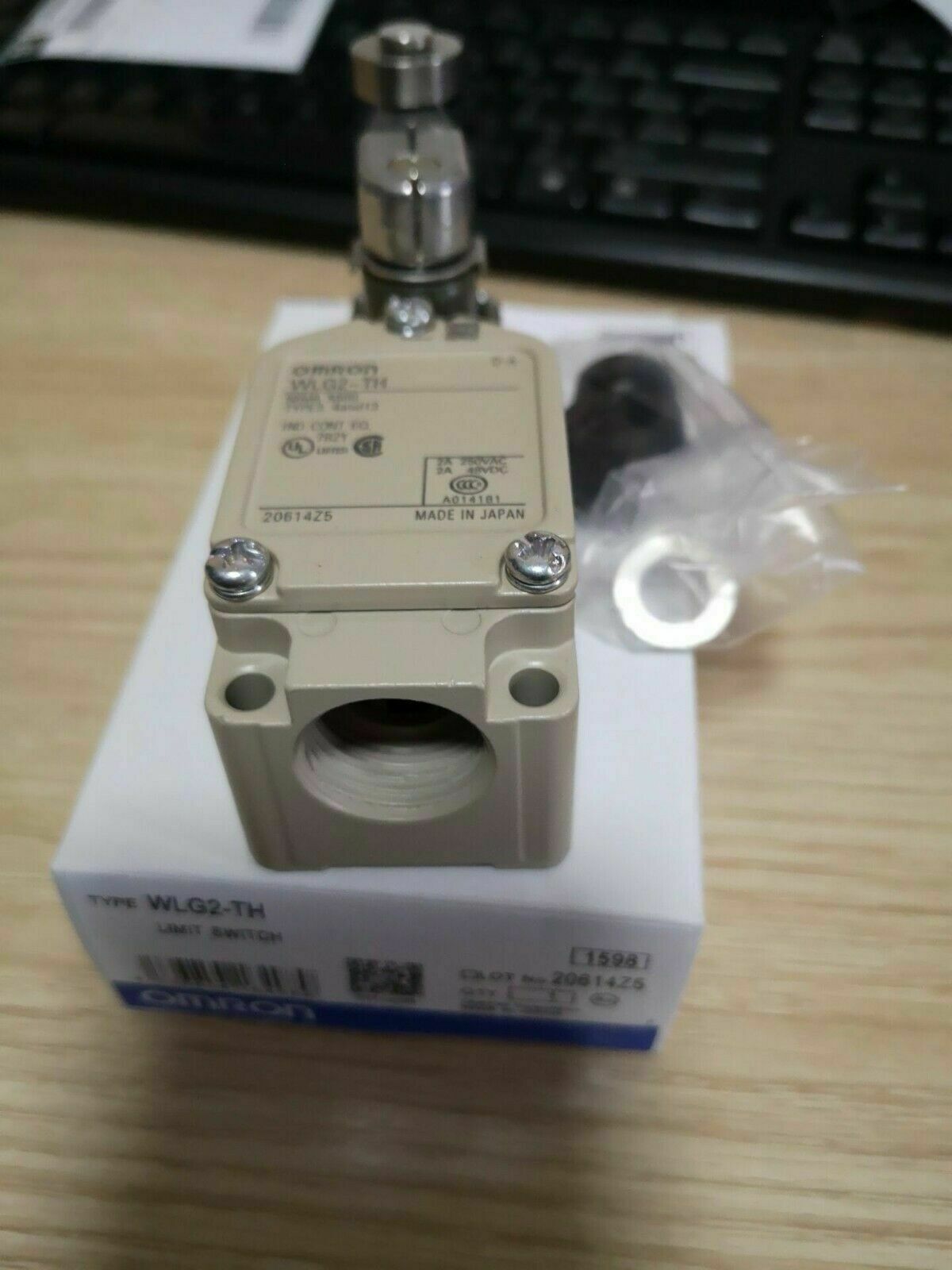 Omron Limit Switch WLG2-TH - OMRON