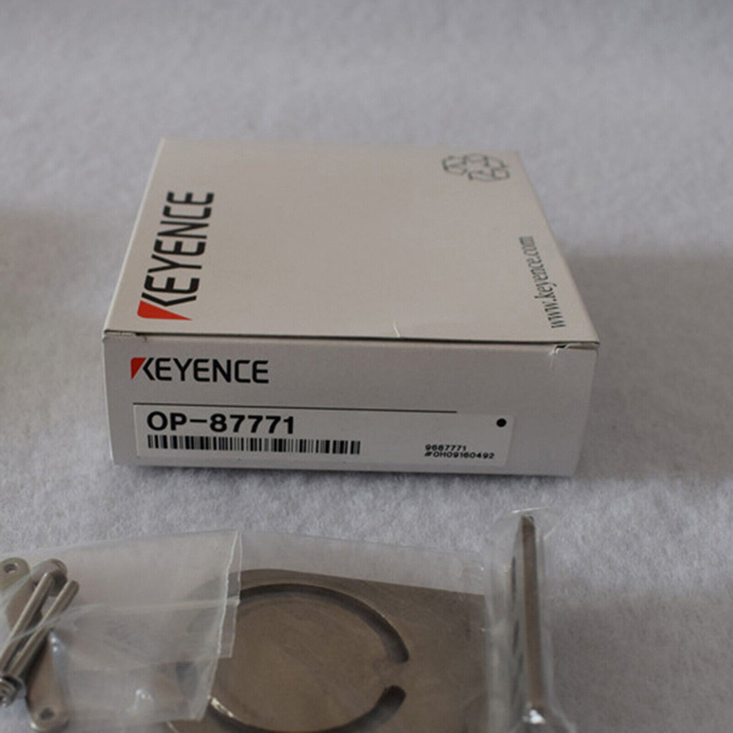 KEYENCE Sensor Mounting Bracket 1PC Spot Stock - KEYENCE