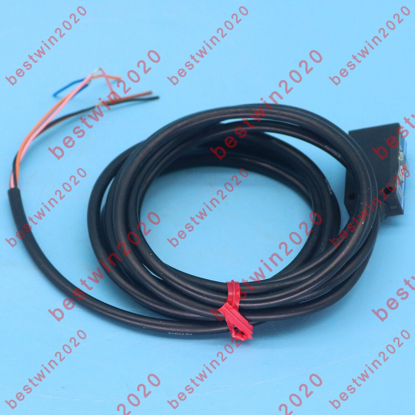 Keyence PZ-101P Photoelectric Sensor - One-Year Warranty - KEYENCE
