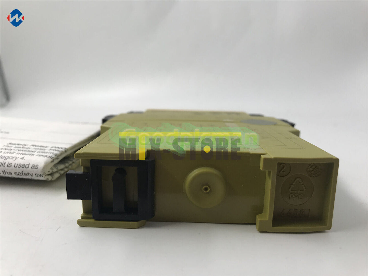 Pilz relay PNOZ e3.1p c 24VDC 2n / o 784139 1Pcs/