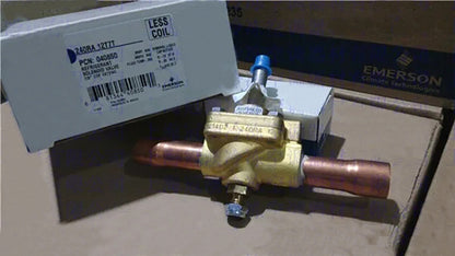 1PC  Emerson solenoid valve 240RA12T7T 240RA 12T7T