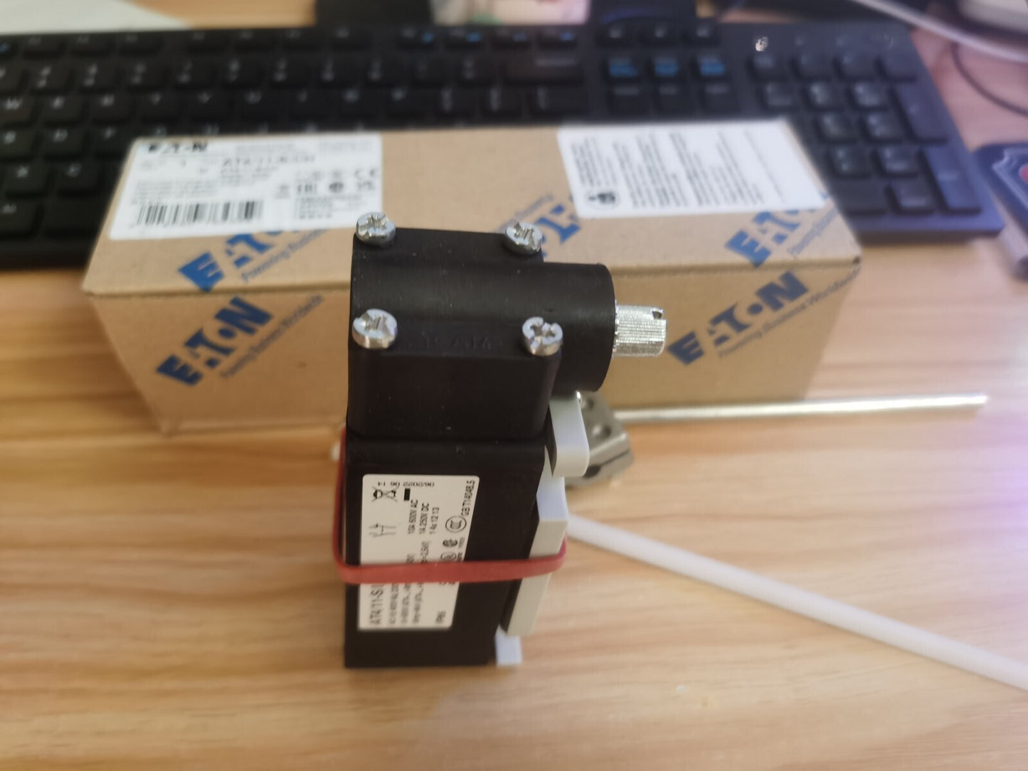 1PCS Eaton Moeller AT4/11-S/I/H AT4-11-S-I-H Position Switch