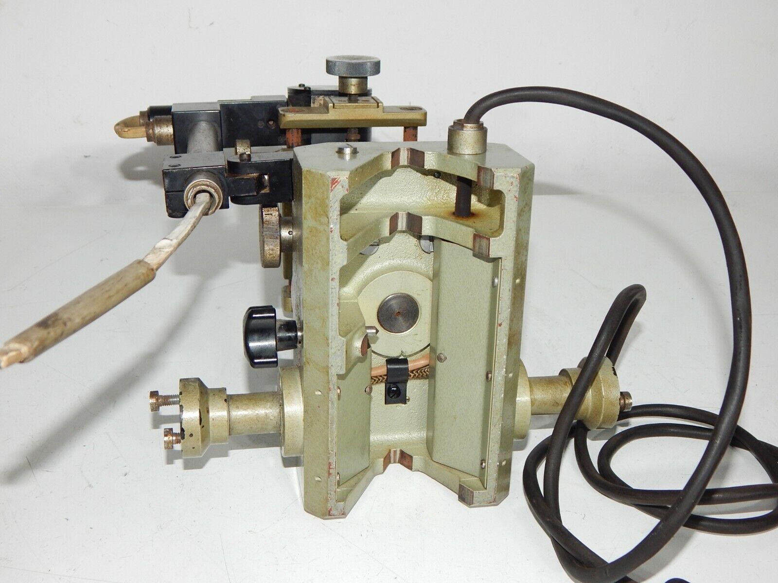 used Measuring device used for various measurements in laboratory and industrial settings with high precision measurements zeiss jena model - CARL ZEISS JENA