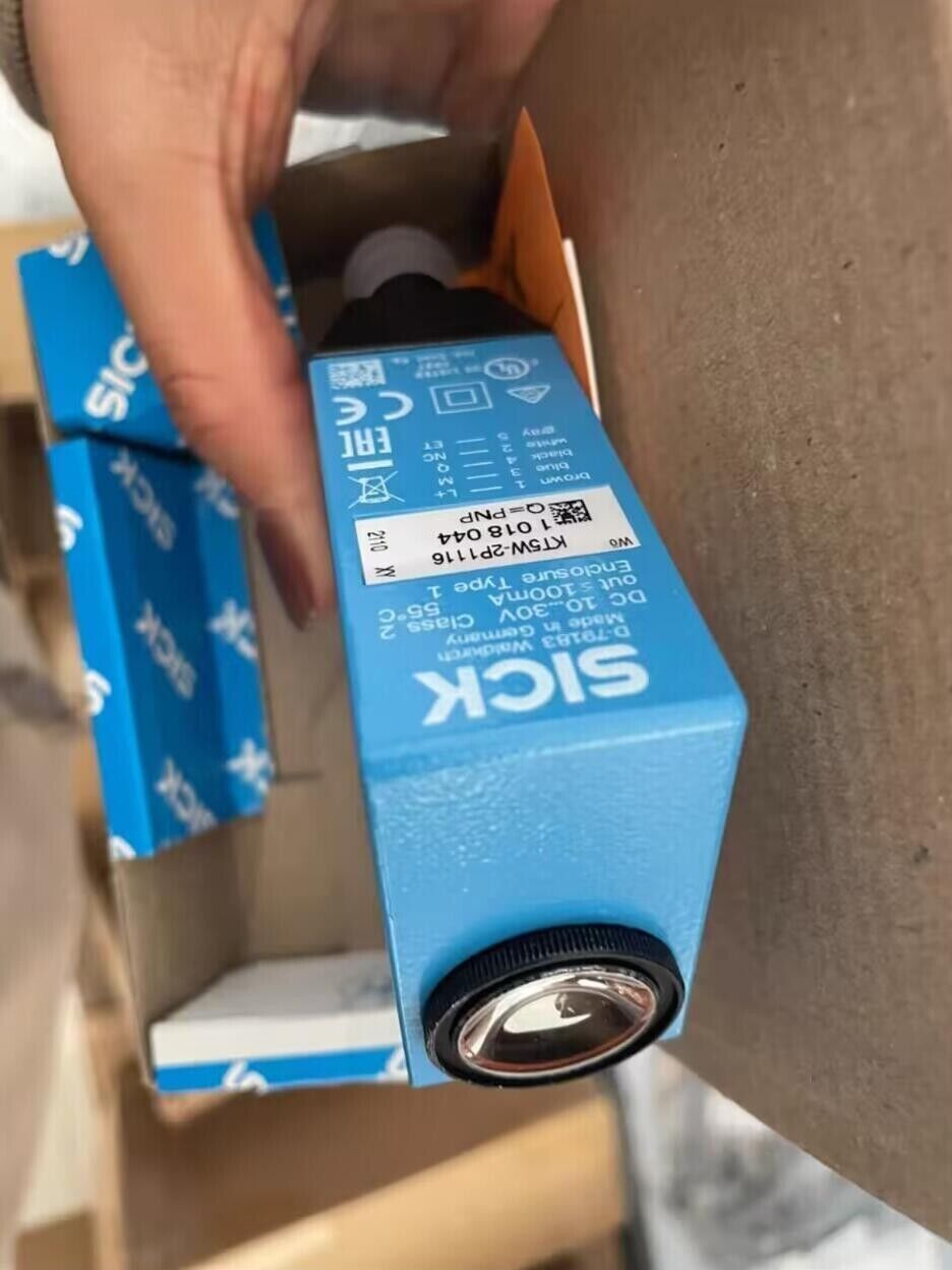 1PCS SICK KT5W-2P1116 KT5W2P1116 SNESOR IN BOX