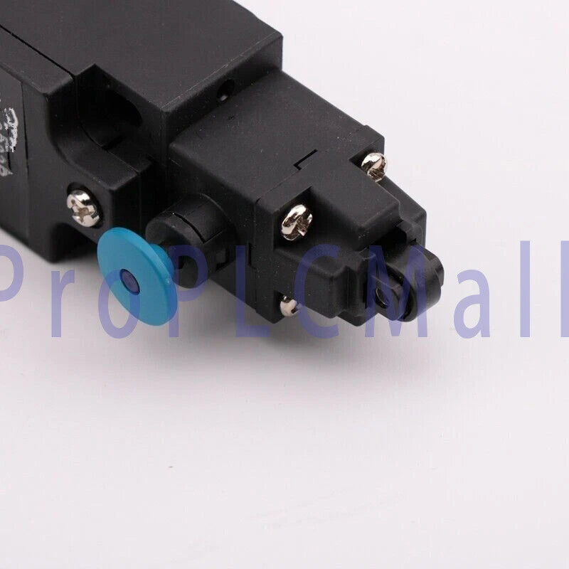 OMRON D4N-2B32R Limit Switch D4N2B32R Free Shipping 1PCS