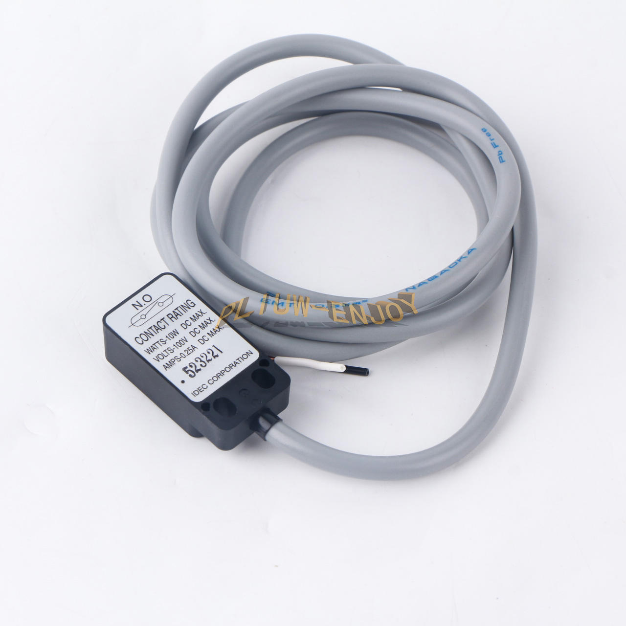 new ONE  IDEC proximity switch DPR1-01 DPRI-01