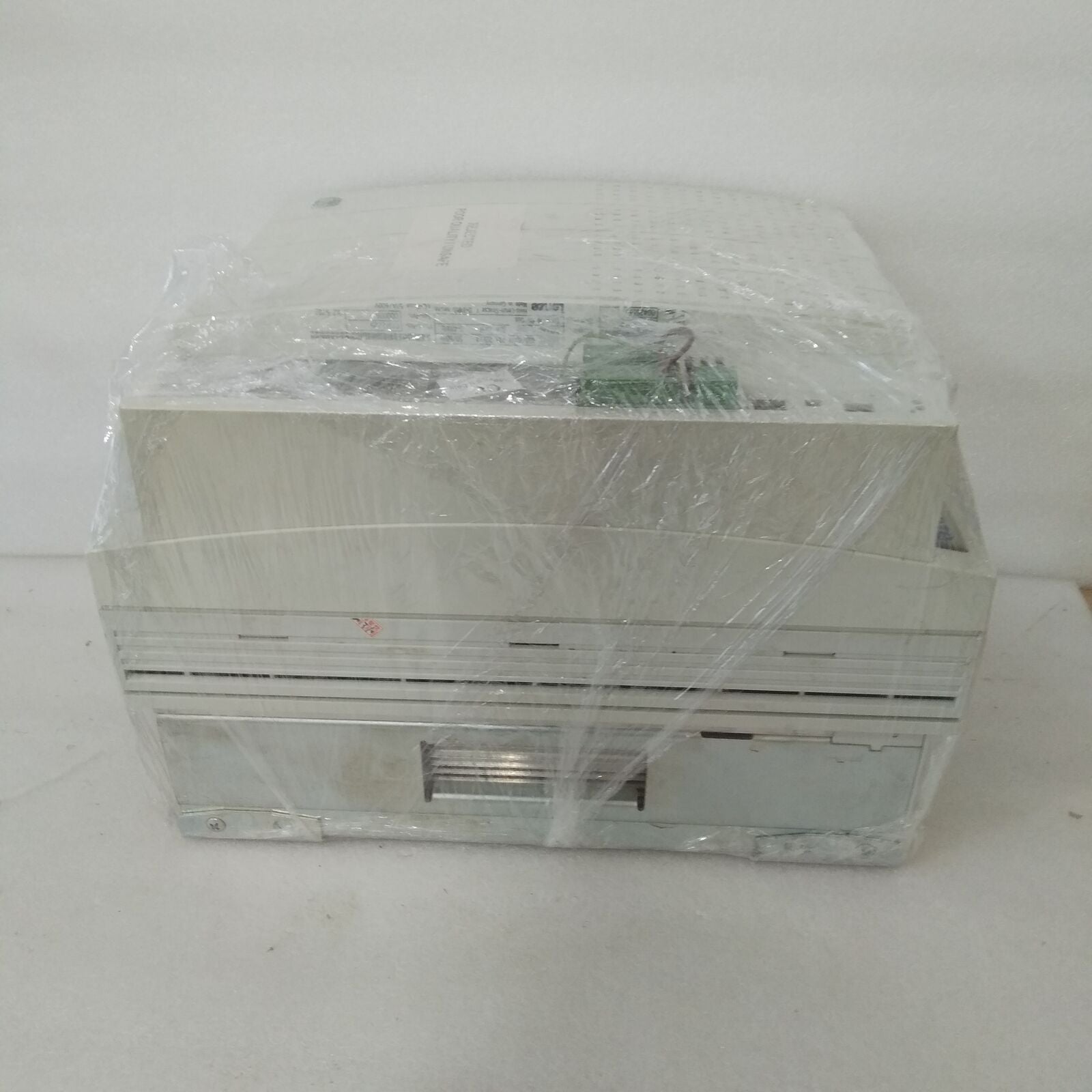 Used Lenze INVERTER EVF8221-E refurbished, high efficiency inverter, 220V 50Hz, 1500W - LENZE