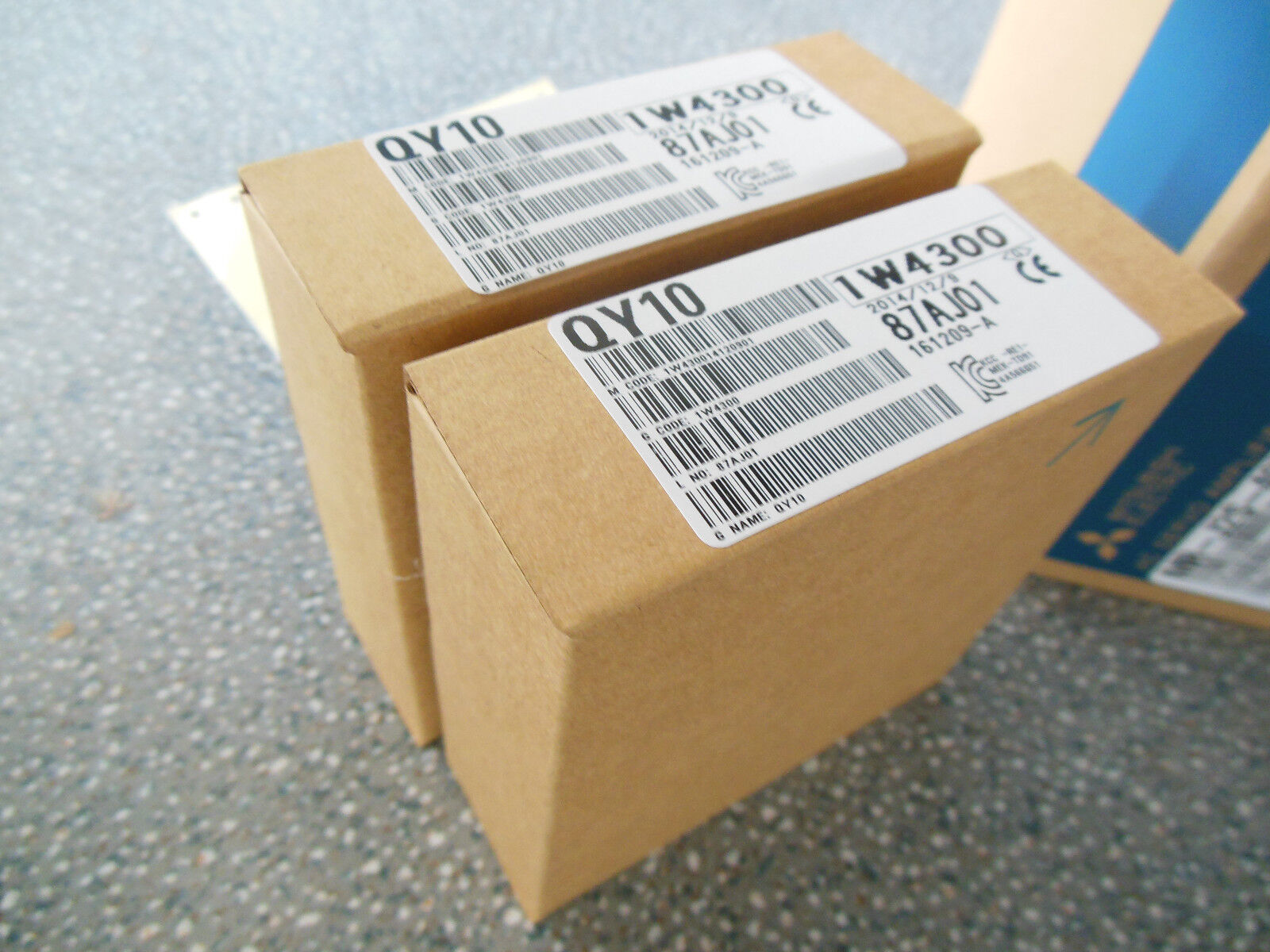 MITSUBISHI M1 PLC Module QY10 Fast - MITSUBISHI
