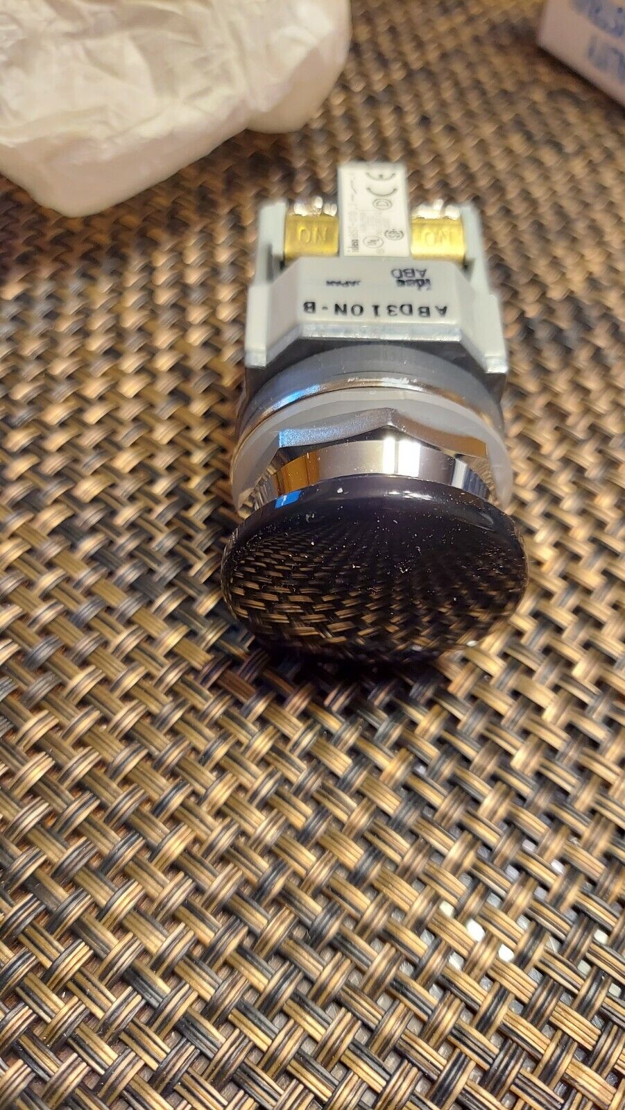 New Idec ABD310N-B 30mm Black Push Button - IDEC