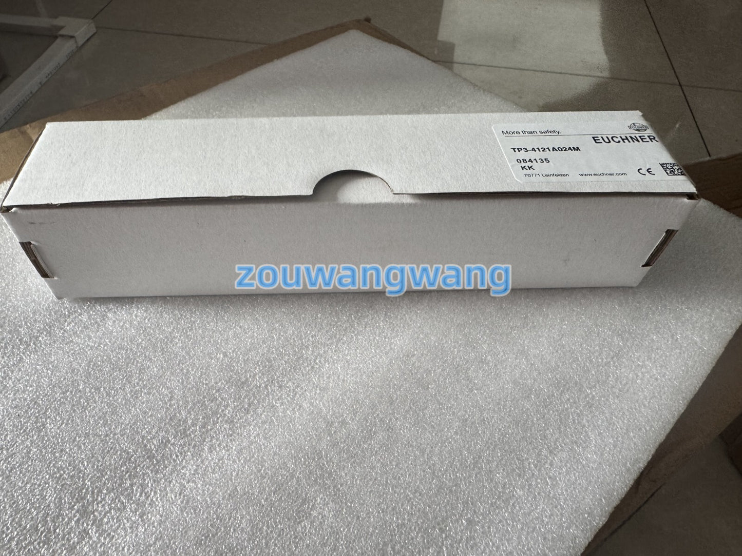 new 1pcs EUCHNER safety switches TP3-4121A024M