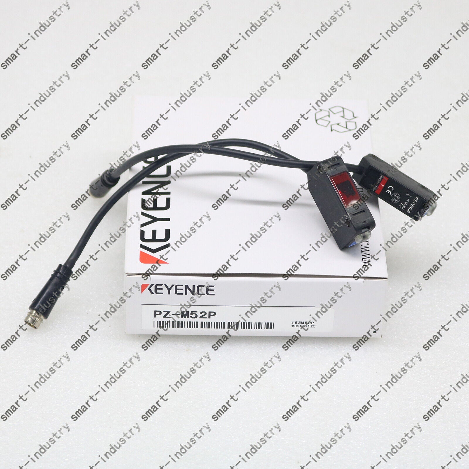 new 1PCS  KEYENCE PZ-M52P Photoelectric Sensors fast delivery