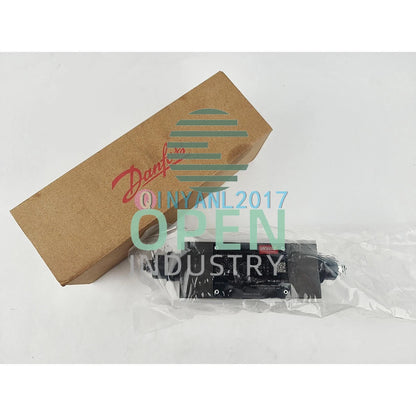 Danfoss Vickers DGMFN-5-Y-A2W-B2W-30 Flow Control Valve