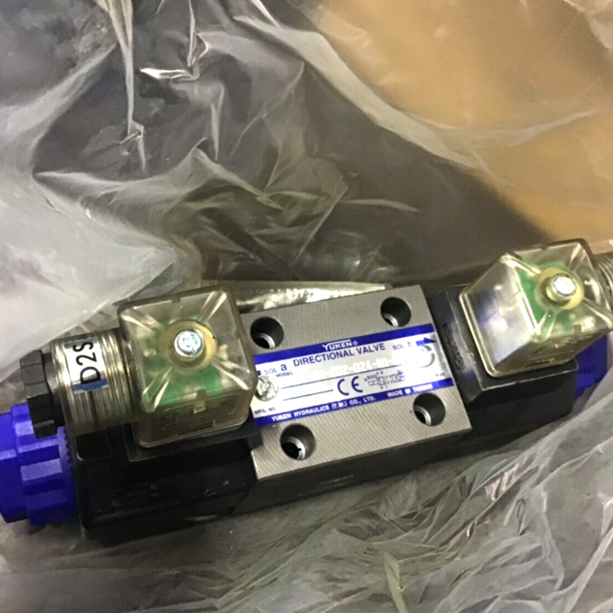 YUKEN DSGL-01-2D2-D24-N1-60 Solenoid Valve, 1-60 PSI, -40-140℉ - YUKEN