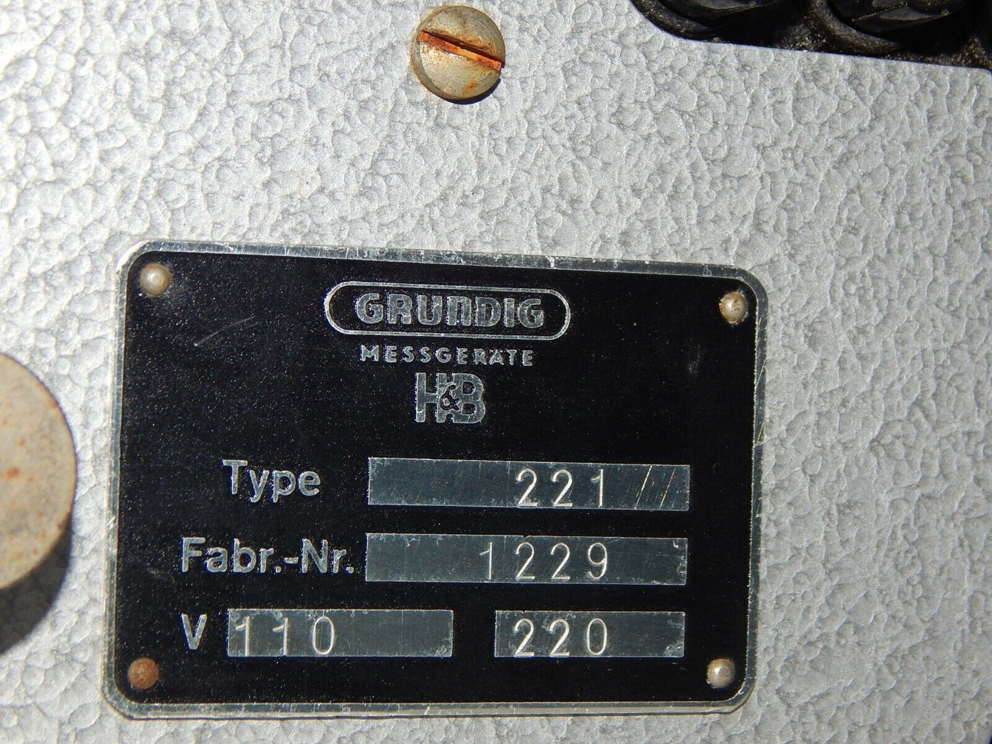 Used Generator GRUNDIG Type 221 Square Wave Generator Measuring Device - GRUNDIG
