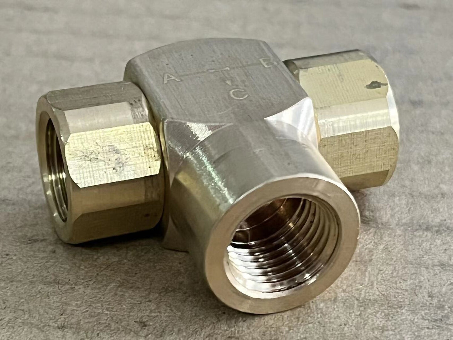 QTY:1 408893 Shuttle Valve FIT FOR Sullair Air Compressor Parts
