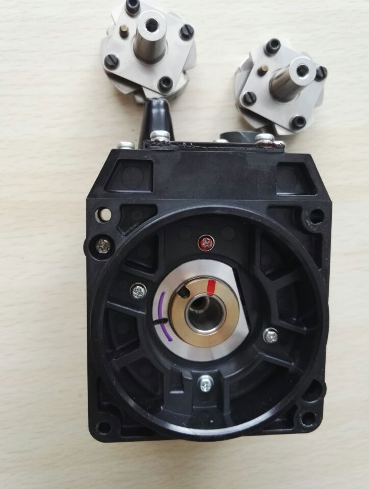 new 1PC  Yaskawa UTSAE-B17CLE Servo Encoder UTSAEB17CLE In Box ping