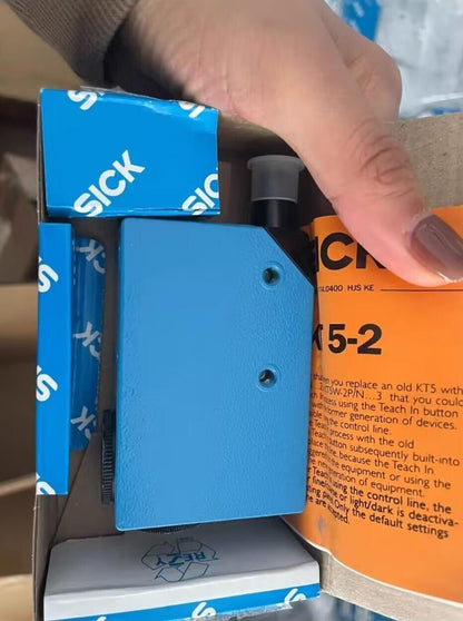 1PCS SICK KT5W-2P1116 KT5W2P1116 SNESOR IN BOX
