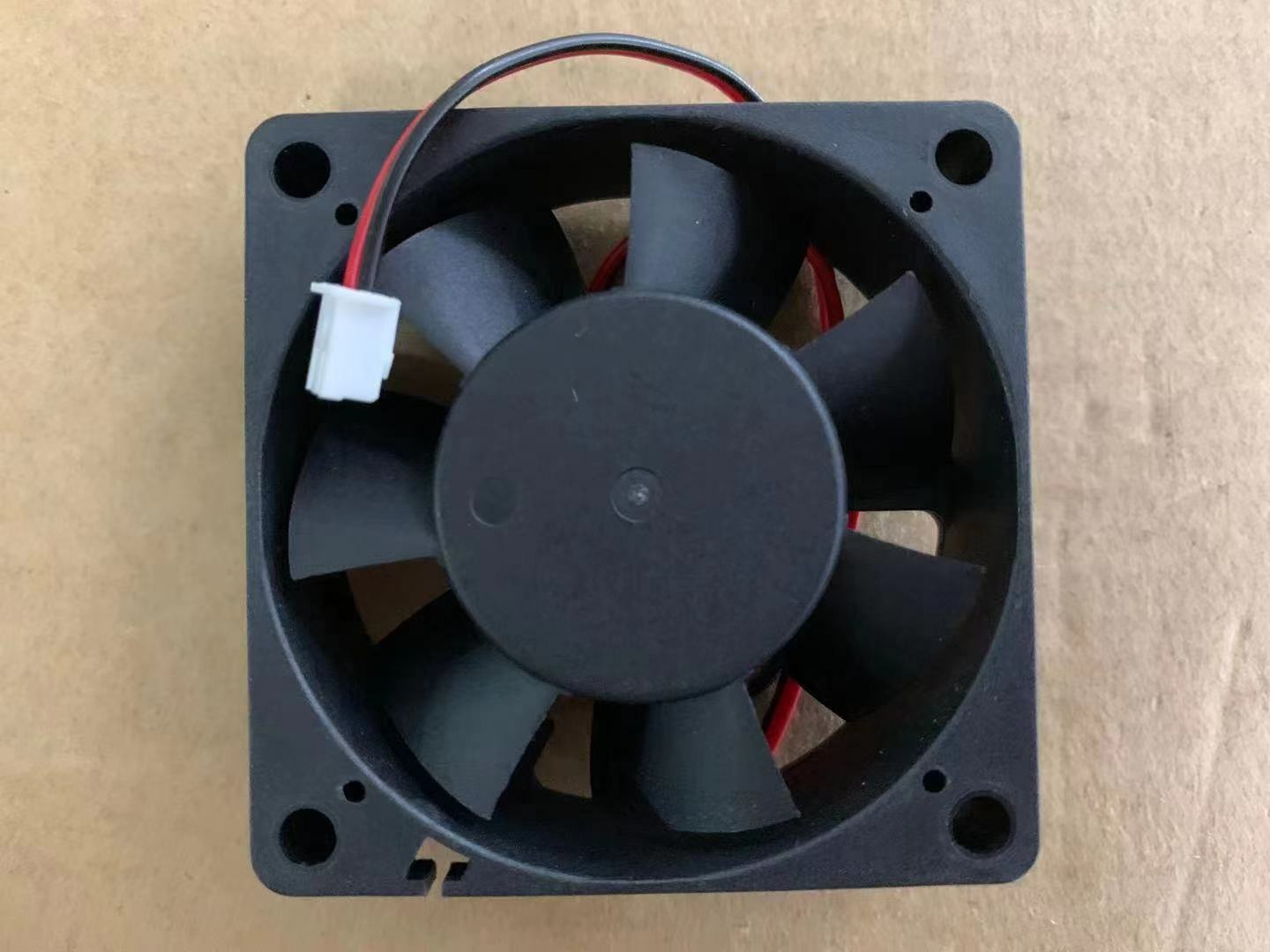 new 1PC YOUNGLIN 6020 DFS602012H DC12V 2.0W 6CM 2 line silent cooling fan