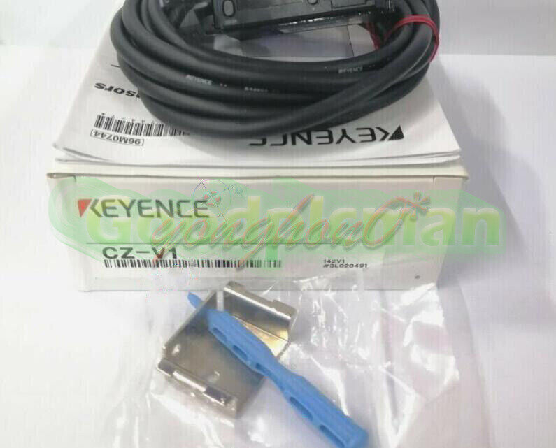 One KEYENCE CZ-V1 Differentiating Sensor Amplifier
