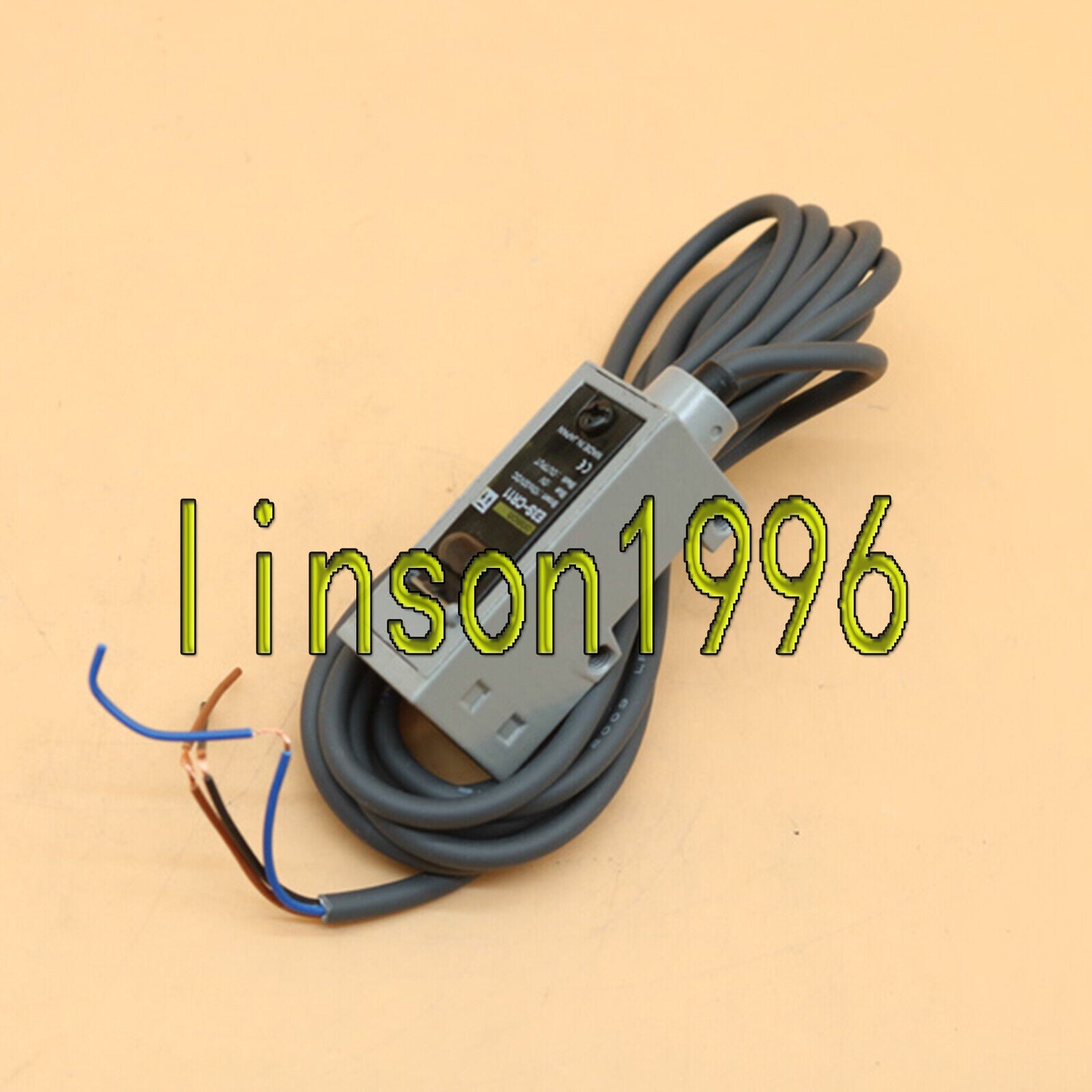 new  Omron E3S-CR11 Photoelectric Switch Sensor E3SCR11 10-30VDC 2M Omron