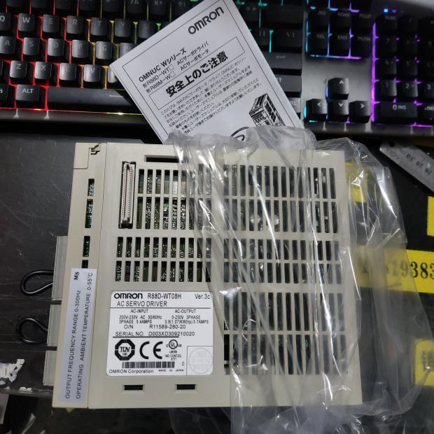 Omron R88D-WT08H Servo Driver - OMRON