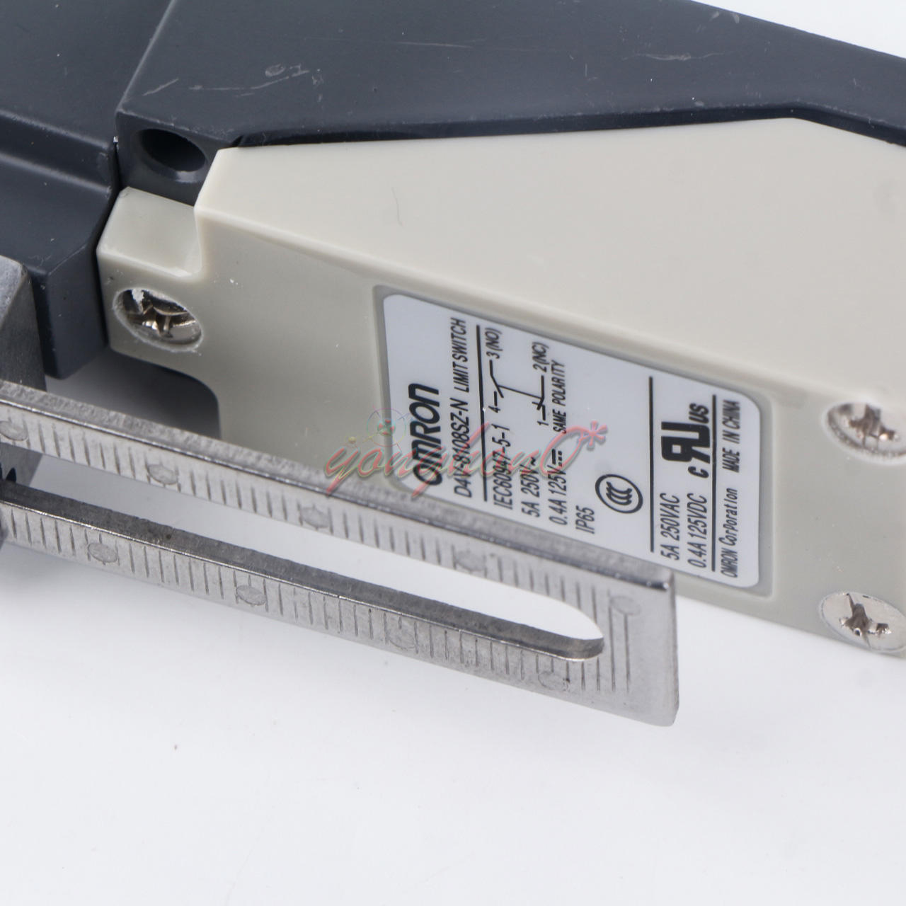 5-Piece Omron Limit Switch D4V-8108SZ - OMRON