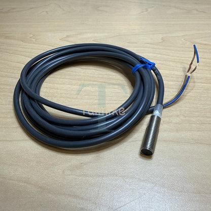! Omron E2E-X2D1-N Proximity Sensor Prox 13722M