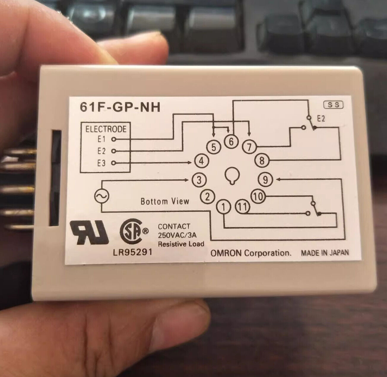 new 1pcs Omron Liquid Level Relay 61F-GP-NH AC220V Floatless Level Switch with Base