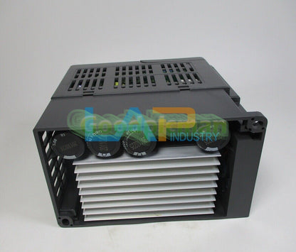 1PCS FOR VEICH Inverter AC70E-S2-R75G 0.75KW 1PH AC220V 3PH AC 4A 0-400Hz