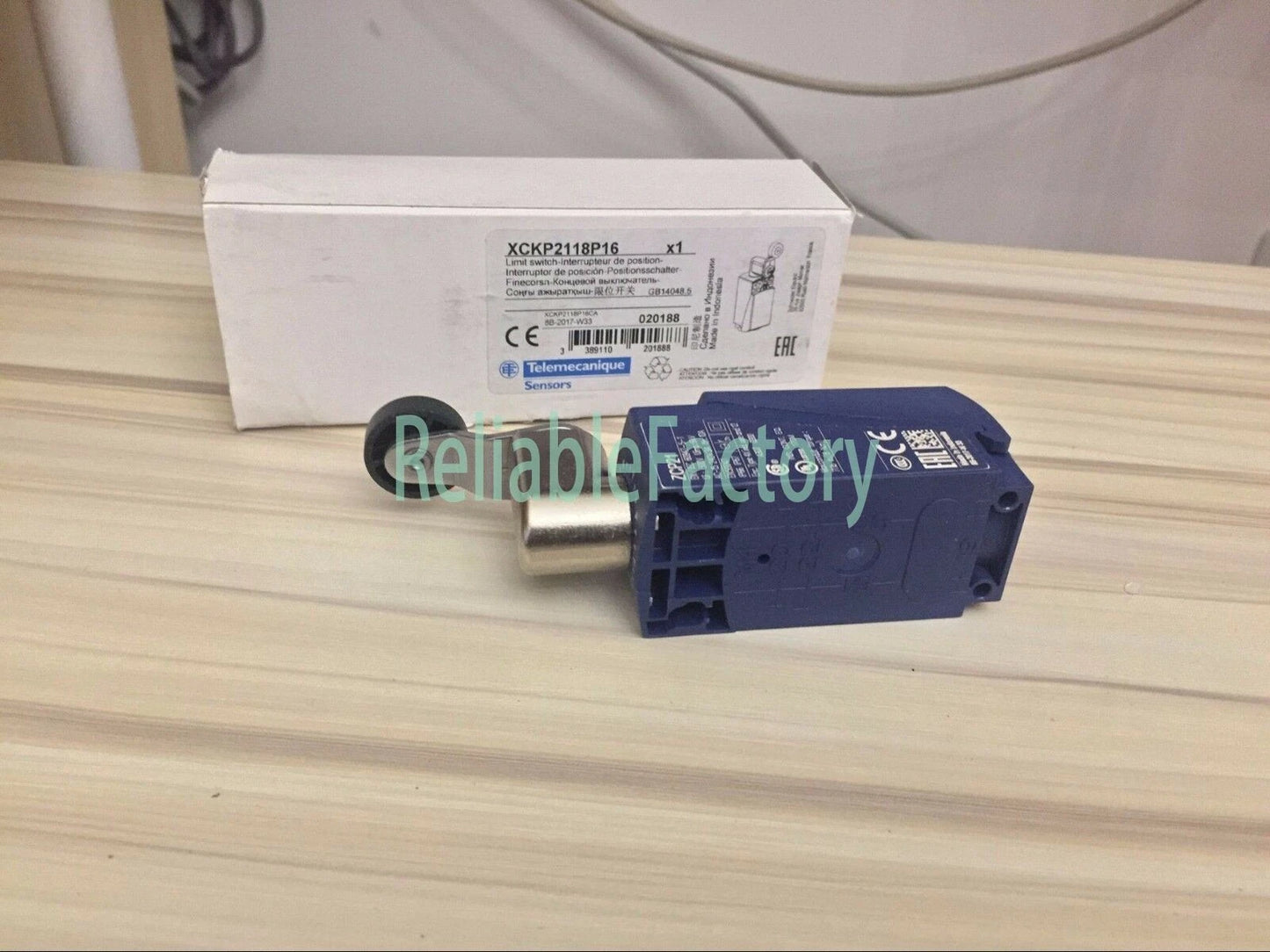 1PC XCKP2118P16 Limit Switch Free Shipping