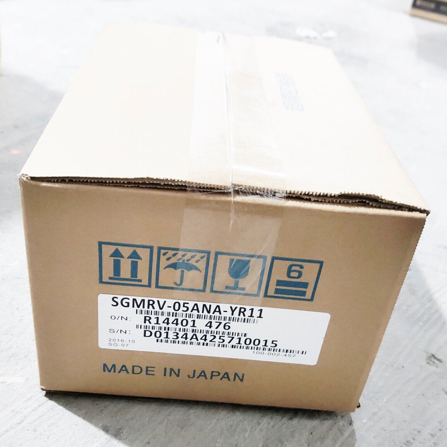 new One  YASKAWA SGMRV-05ANA-YR11 Servo Motor SGMRV05ANAYR11 ping