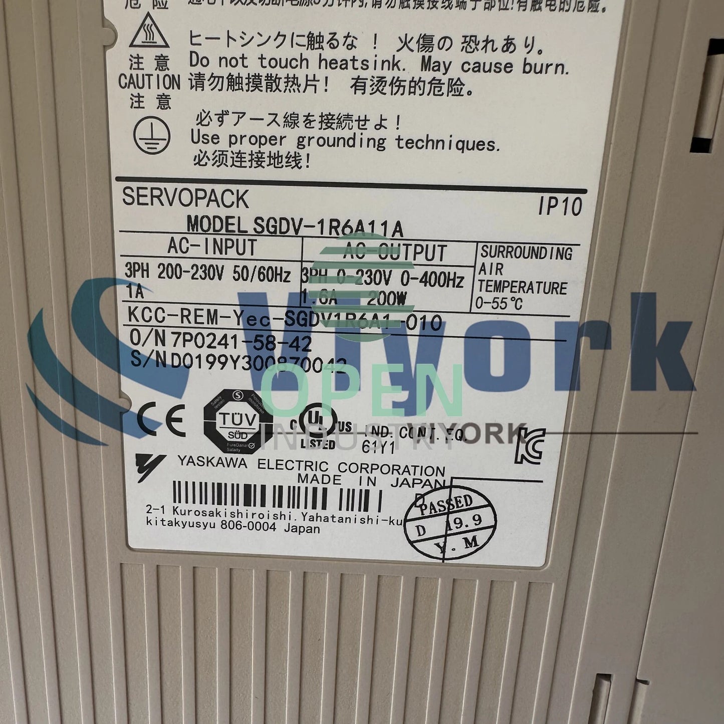 1PCS Yaskawa SGDV-1R6A11A SERVO DRIVE 3-PHASE 200-230VAC 50/60HZ