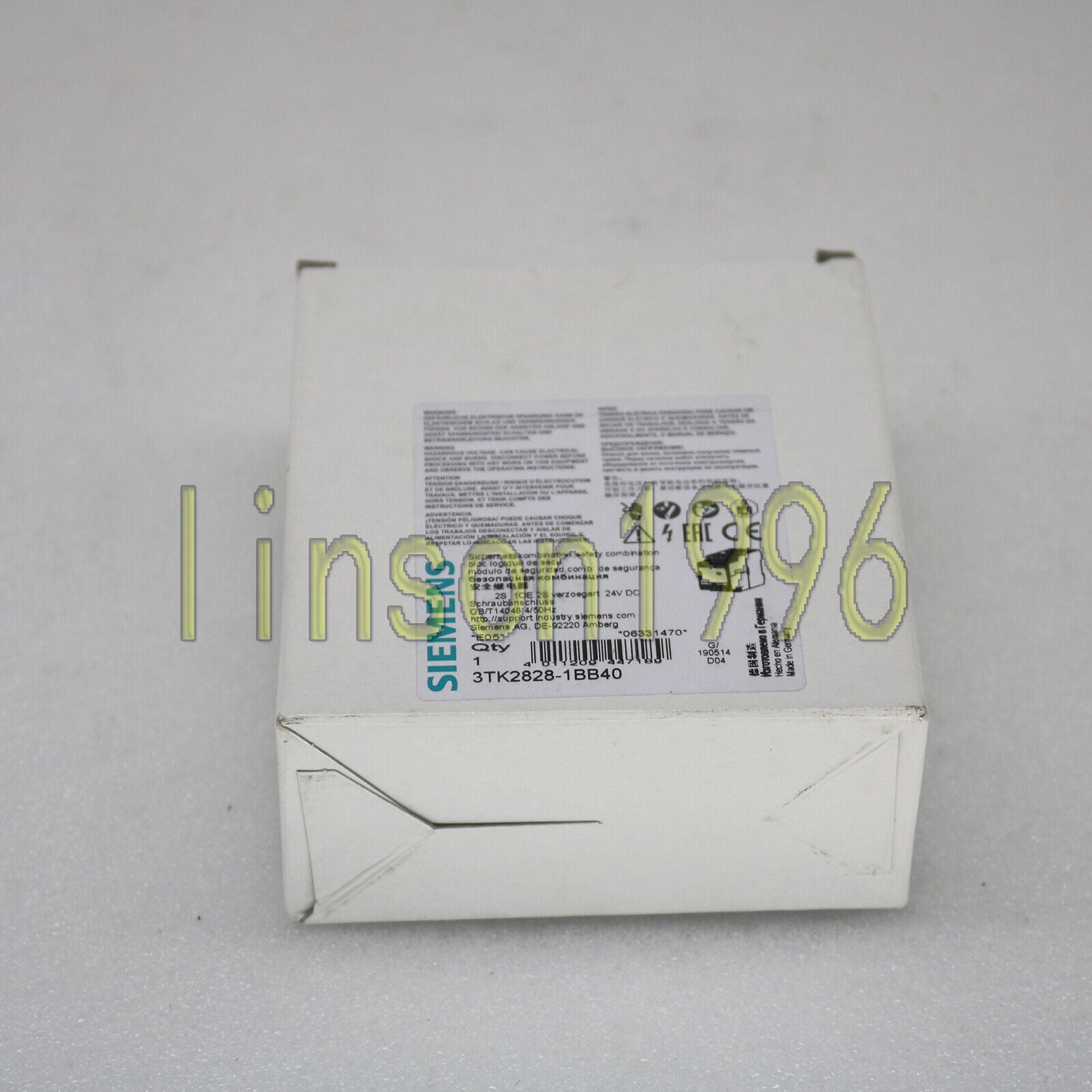 new ONE  Siemens safety relay 3TK2828-1BB40 in box one year Siemens