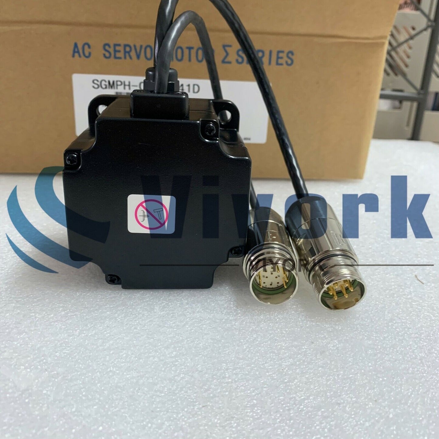 new Yaskawa SGMPH-02BAE41D AC SERVO MOTOR 200VAC 3000RPM 2.7AMP - YASKAWA