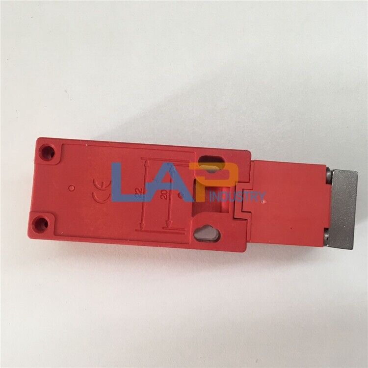 1PCS Safety Switch 440K-C21061 - Reliable Protection Device - SCHNEIDER ELECTRIC