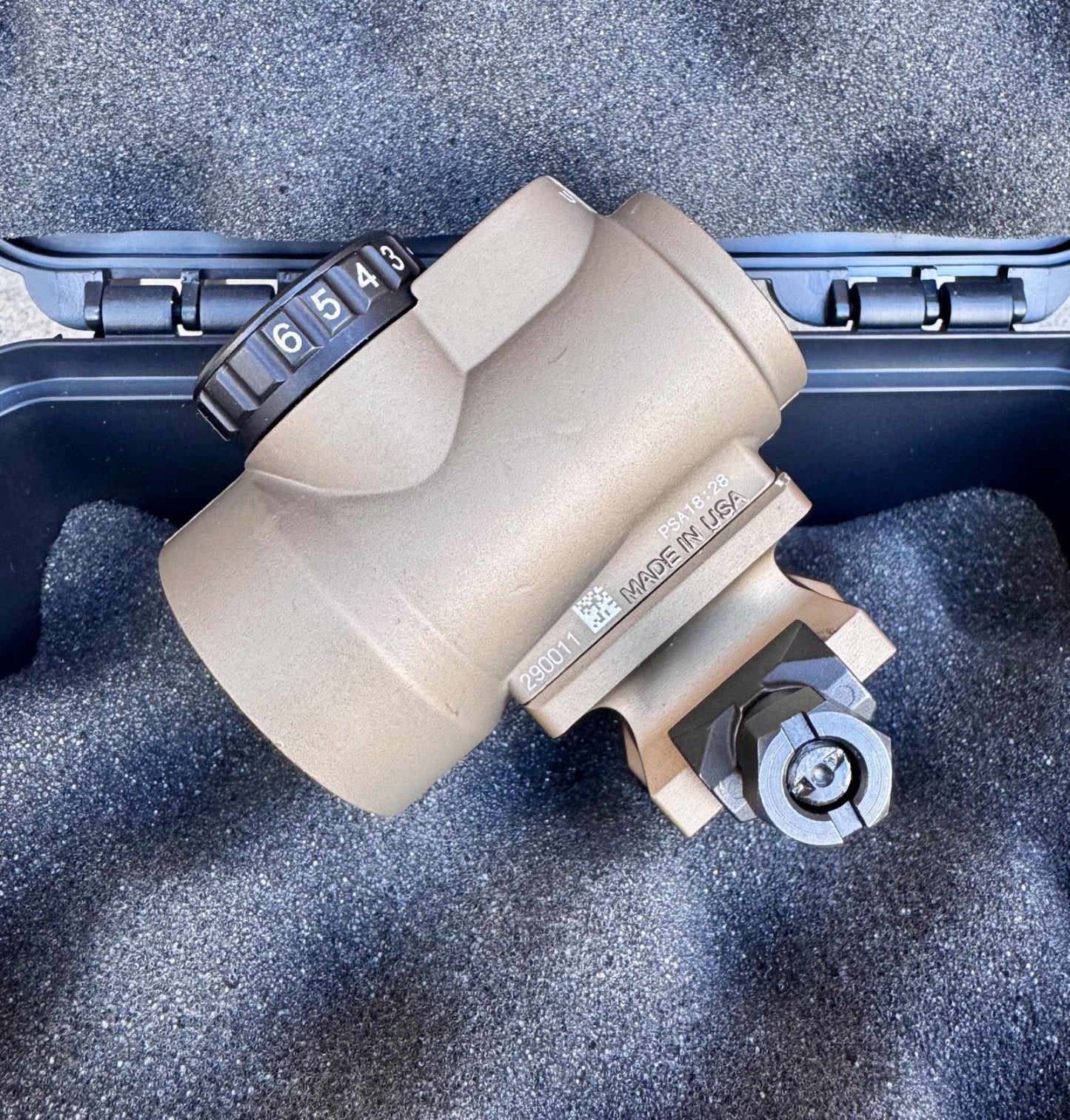 Trijicon MRO / Giessele 1/3  Red Dot 2.0 MOA, Coyote Brown (MRO-C-2200327)