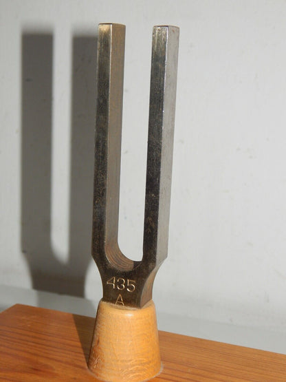 Used Diapason 435 Tuning Fork with Resonance Box for School Aid - DIAPASON