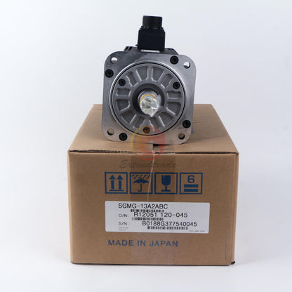 1PC YASKAWA SGMG-13A2ABC AC SERVO MOTOR SGMG13A2ABC
