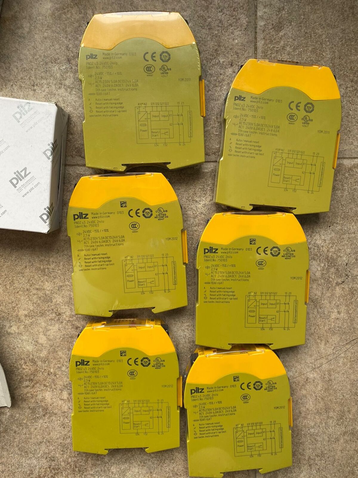 new 1PC PILZ PNOZ s3 750103 Safety Relay - OPCOIL