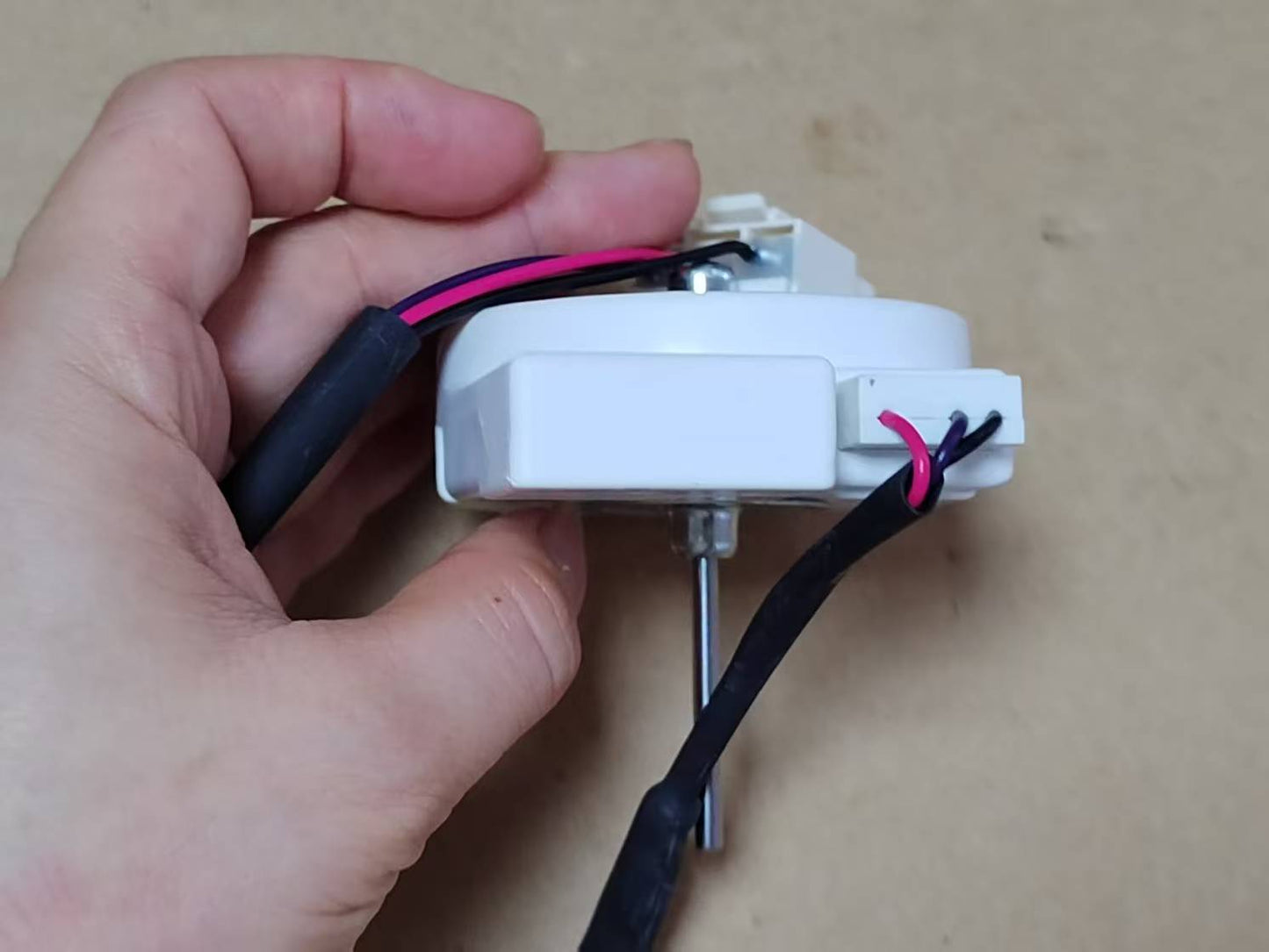 new 50240401000Q for Refrigerator Fan Motor ZWF-02-4 DC12V 4W 2100RPM