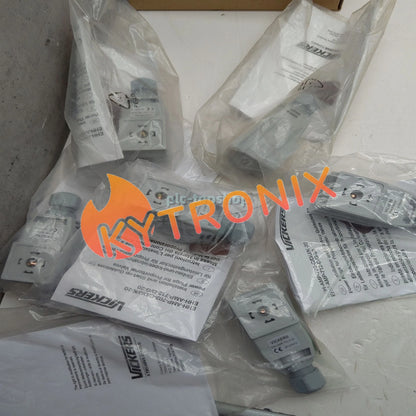 VICKERS EHH-AMP-702-D-20 Fast Ship PLC