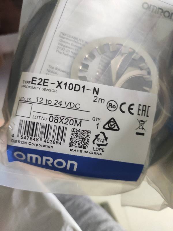 new One  OMRON E2E-X10D1-N E2EX10D1N Proximity Switch ping In Box