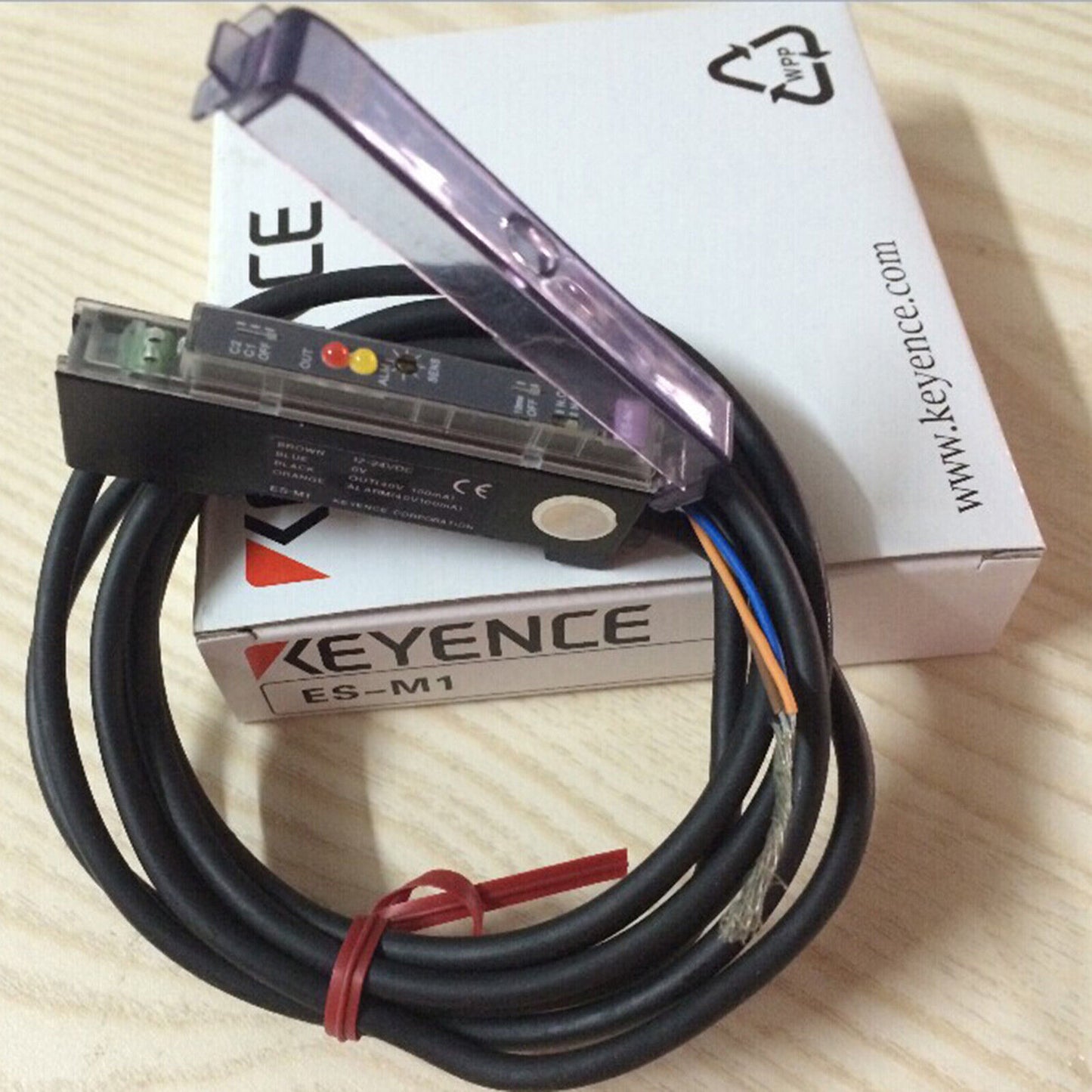 ONE KEYENCE ES-M1 Fiber Optic Sensor Amplifier SHIP - KEYENCE