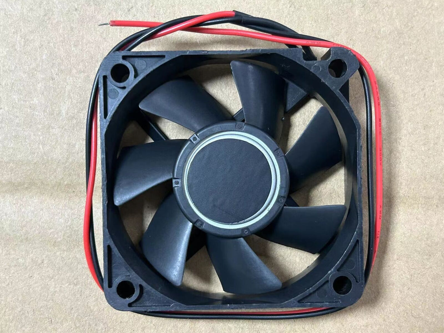 new 1 PCS NMB Fan 2406RL-04W-M30 DC12V 0.08A 6015 6CM silent cooling fan 2-wire