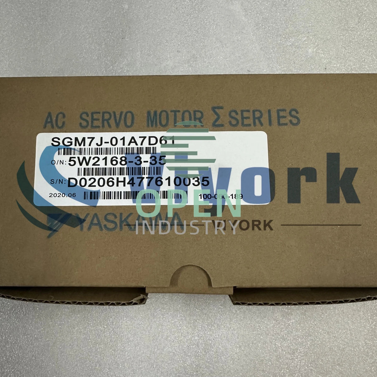 1PCS Yaskawa SGM7J-01A7D61 AC SERVO MOTOR