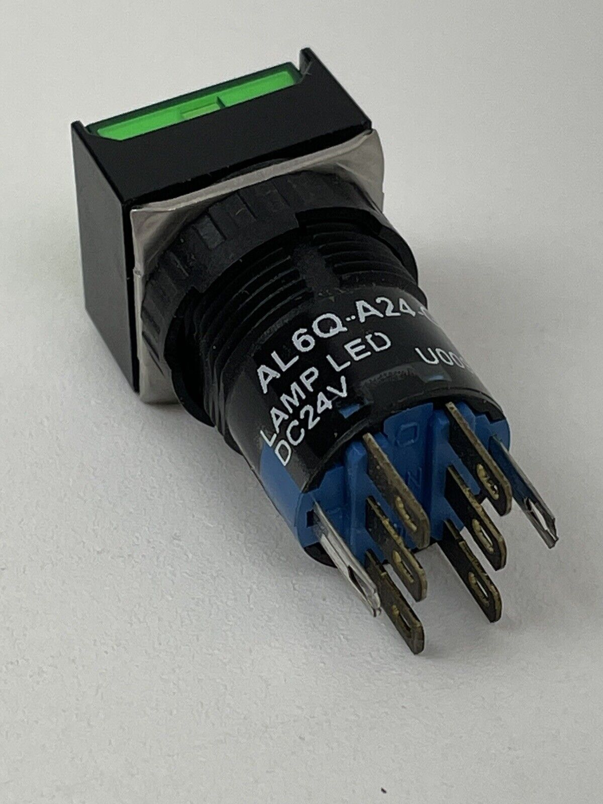 new Idec AL6Q-M24P-G Industrial Pushbutton Switch - DECO