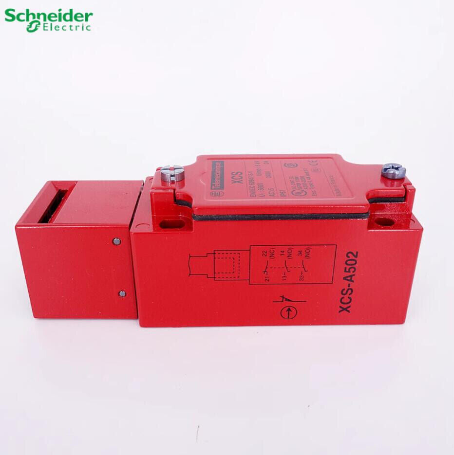 1PC  Schneider XCSA502 XCS-A502 Safety Limit Switch  Free Ship