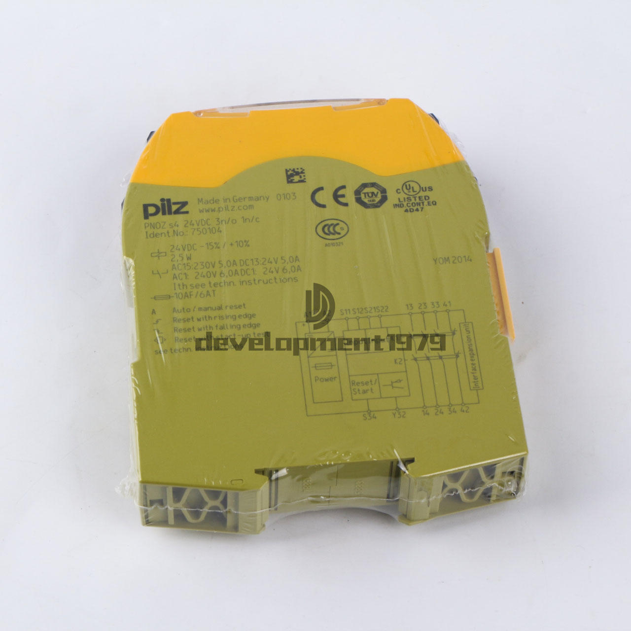 new 1PC  PILZ 750104 PNOZ s4 Safety Relay PILZ