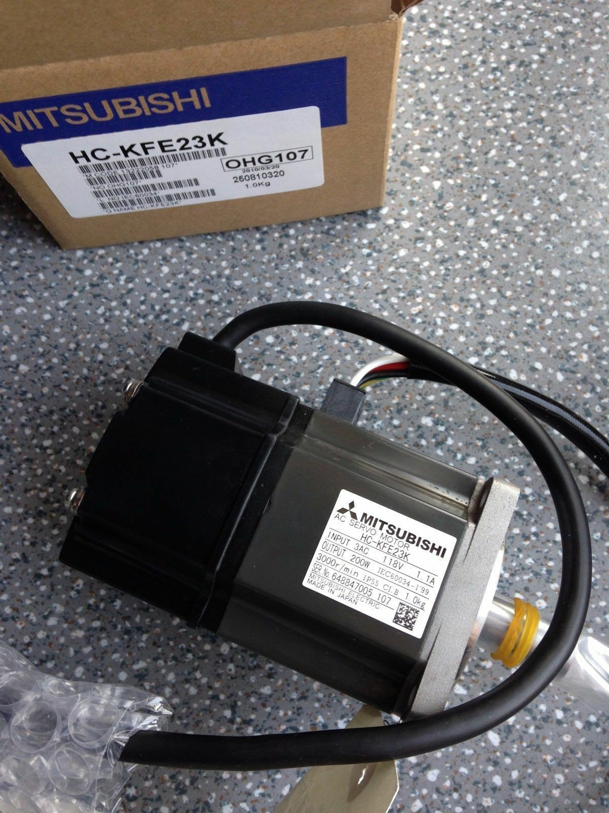 Mitsubishi AC Servo Motor HC-KFE23K Fast Ship - MITSUBISHI