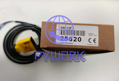 1PCS BANNER SM312F 25620 Photoelectric sensor with box